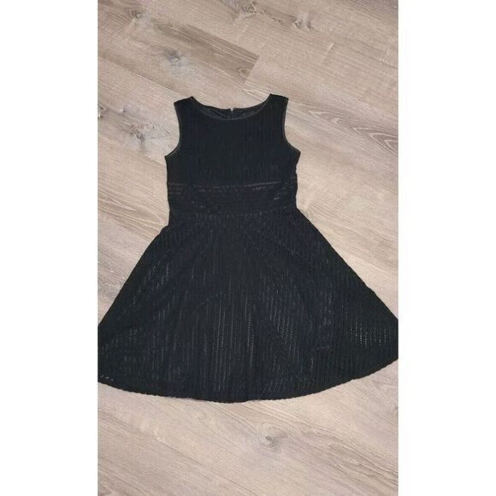 Gabby Skye Women's Black Sleeveless Crochet Overlay Fit Flare Lined Dress Size 4